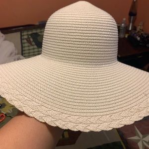 White braided beach hat